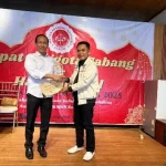 Advokat Zainal Petir Raih Penghargaan Ikadin Semarang atas Dedikasi Membela Rakyat Kecil