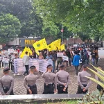 Anggaran Kaltim Rp 8,5 M & Rp 25 M Picu Massa Unjuk Rasa Besar di Kantor Gubernur