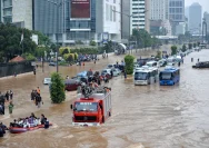 Banjir Melanda Bandung dan Jakarta: Upaya Pemerintah dalam Konservasi, Reklamasi Danau, dan Penanganan Darurat