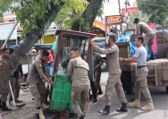Bongkar Mandiri Tanpa Konflik: 40 PKL Makassar di Jalan Tinumbu Legawa Tinggalkan Lapak