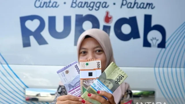 Jelang RDG BI, Rupiah Diprediksi Turun ke Rp 17.300 – Apa Sinyal Ekonomi Nasional?