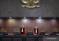 Mahkamah Konstitusi Tolak Gugatan Larangan Keluarga Presiden Ikut Pilpres, Sementara Suhartoyo Selipirkan Hak Inkar di Tengah Ketegangan Politik