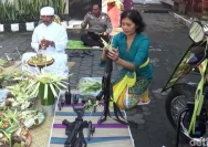 Makna Spiritual Tumpek Landep: Penajaman Pikiran di Balik Tradisi Perawatan Kendaraan