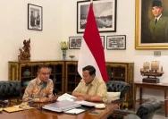 Prabowo Subianto Terima Laporan Strategis dari Wakil Ketua DPR Sufmi Dasco di Istana Merdeka
