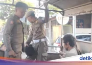 Pria Diduga ODGJ Ganggu Warga Alasdowo, Kejar Wanita hingga Pecah Kaca Rumah