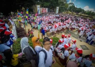 Suardi dan Sapu: Inspirasi Pengabdian Tanpa Batas di SDN 1 Cipalabuh