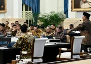 Akademisi Kritis: Mengapa Penghapusan Sarjana Pendidikan demi Industri Bisa Merusak Masa Depan Bangsa