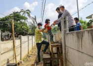 Akses Masuk Rumah Ditutup Tembok, Warga Kalibaru Depok Minta Pemkot Turun Tangan