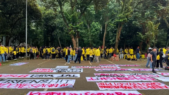 Aksi Unjuk Rasa Tolak Pergub JKA Jilid 2: Masyarakat dan Mahasiswa Tuntut Pencabutan