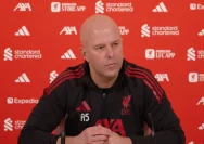Arne Slot Dihantam Spekulasi Kepindahan: Liverpool vs Ajax, Apa Langkah Selanjutnya?