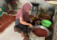 Aslinda: Pemilik Cemilan Bu Lin yang Bangun Usaha dari Sambal Rumahan