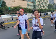 Ayu Azhari Menunjukkan Semangat Olahraga di Usia 56 Tahun