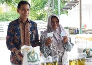 Bantuan Sosial Beras dan Minyak Goreng untuk 567 KPM di Desa Bulakan