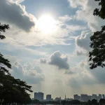 BMKG Prakirakan Cuaca Surabaya Besok: Cerah Berawan
