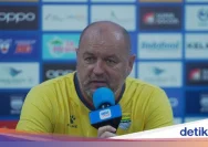 Bojan Hodak Puji Perjuangan Persib Setelah Kemenangan Dramatis Atas Persija 2-1 di Stadion Segiri