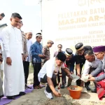 Bupati Tangerang Lakukan Peletakan Batu Pertama Pembangunan Masjid At Ta'awun