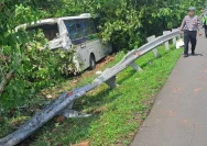Bus Rombongan Siswa SMPN 2 Brangsong Tabrakan Beruntun di Tol Cipali, 7 Siswa Luka Ringan