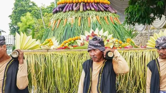 Camat Ngaliyan Dukung Tradisi Ruwatan Silayur dengan Anggaran Wayangan Tahun 2027