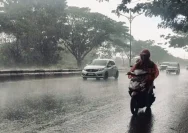 Cuaca Semarang Mengalami Perubahan Ekstrem, Siang Membara dan Dini Hari Diguyur Hujan