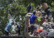 Dedi Mulyadi Ambil Alih Penanganan Darurat Sampah di Bandung Raya
