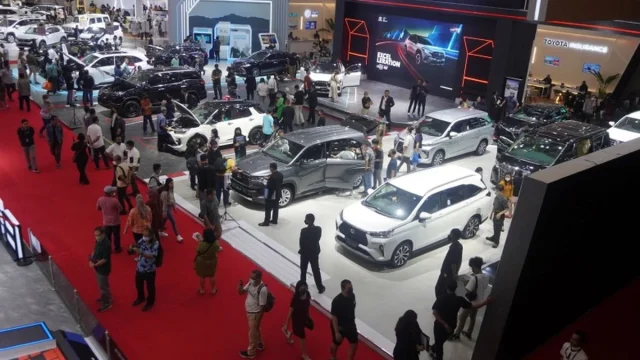 Dollar Tembus Rp17.600, Harga Mobil Toyota Bakal Naik?