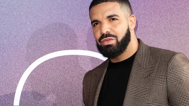 Drake Membuat Kebangkitan dengan Rilis Tiga Album Baru Sekaligus