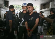 Enam Penyerang Polisi Saat Penggerebekan Narkoba Diamankan, Positif Sabu