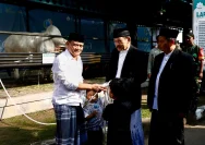 Gubernur Jateng Ahmad Luthfi Salat Iduladha Bersama Warga Huntara Tegal, Serahkan Sapi Kurban 906 Kg