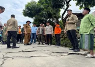 Gubernur Jawa Tengah Janji Segera Bangun Hunian Tetap untuk Korban Bencana Tanah Gerak di Tegal