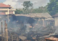Gudang Kayu Terbakar di Pamekasan, Kerugian Rp2 Miliar