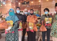 Horison Kudus Berbagi Sembako dengan Santri, Perayaan HUT MGM ke-23 Dimulai