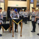 Kapolda Sulbar Pimpin Upacara Penyerahan Jabatan, Christian Rony Putra Dapat Tugas Baru