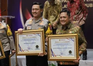 Kapolres Lamongan Anugerahkan Penghargaan, Tegaskan Kerja Bukan untuk Cari Pujian