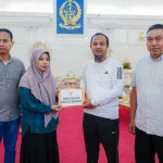 Ketua Dewan Kesenian Sulsel Beri Bantuan dengan Kurban