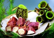Lemang Kantong Semar: Harta Kuliner Langka dari Kerinci yang Memikat Wisatawan