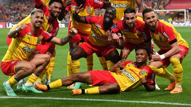 Lens FC Raih Kemenangan Dramatis lewat Gol Debut 16 Tahun: Jalan Panjang Menuju Champions League