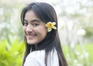 Mawar de Jongh Raih Gelar S.I.Kom di Lippo Karawaci, Simbol Keseimbangan Pendidikan dan Karier Hiburan