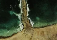 Misteri Terbelahnya Laut Merah Terungkap: Simulasi Angin Kencang dan Dinamika Fluida