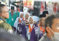Momen Haru Perpisahan Haji: Emosi Mengalir di Asrama Haji Surabaya