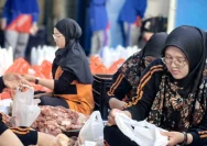 PCM Kutoarjo Tegaskan Kepedulian Sosial dengan Tebar 10 Ribu Paket Daging Kurban