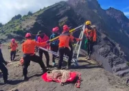 Pendaki 48 Tahun Meninggal di Gunung Rinjani: Kronologi Kecelakaan yang Berakhir Tragis