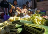 Penjual Daun Pisang Wonosobo Berhasil Menuju Tanah Suci Setelah 14 Tahun Menunggu