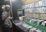 Penjual Kaset VCD-DVD di Pati Terus Bertahan di Era Digital