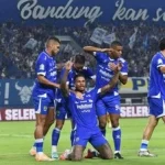 Persib Menghadapi Ambang Sejarah, Sujana Yakin untuk Hattrick Juara