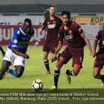 Persib Tanpa Hodak, Mampukah Bantai PSM di Stadion Gelora BJ Habibie?
