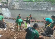 Petugas Kebersihan Siaga untuk Kirab Budaya Milangkala Tatar Sunda