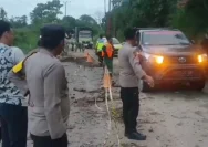 Polres Kerinci Lakukan Evakuasi Cepat Longsor Muara Hemat, Jalan Kerinci‑Bangko Pulih Normal