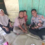 Polsek Wiradesa Menyambut Bayi Penderita Bibir Sumbing dengan Bantuan