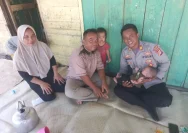 Polsek Wiradesa Menyambut Bayi Penderita Bibir Sumbing dengan Bantuan