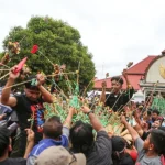 Puncak Grebeg Besar: Tradisi Prajurit Patang Puluhan Menghantar Minyak Jamas ke Kadilangu